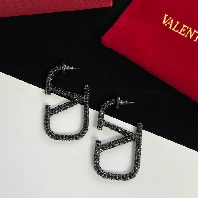 瓦伦蒂诺 VLTN 帕维 黑色水晶 Logo 耳钉 6
