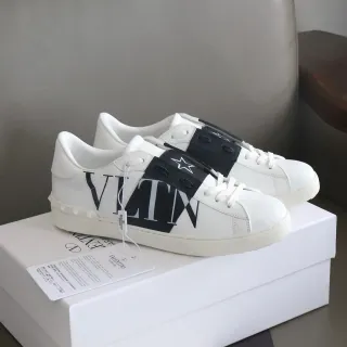Valentino VLTN सफेद काला चमड़ा लोगो स्ट्रैप लाइफस्टाइल स्नीकर