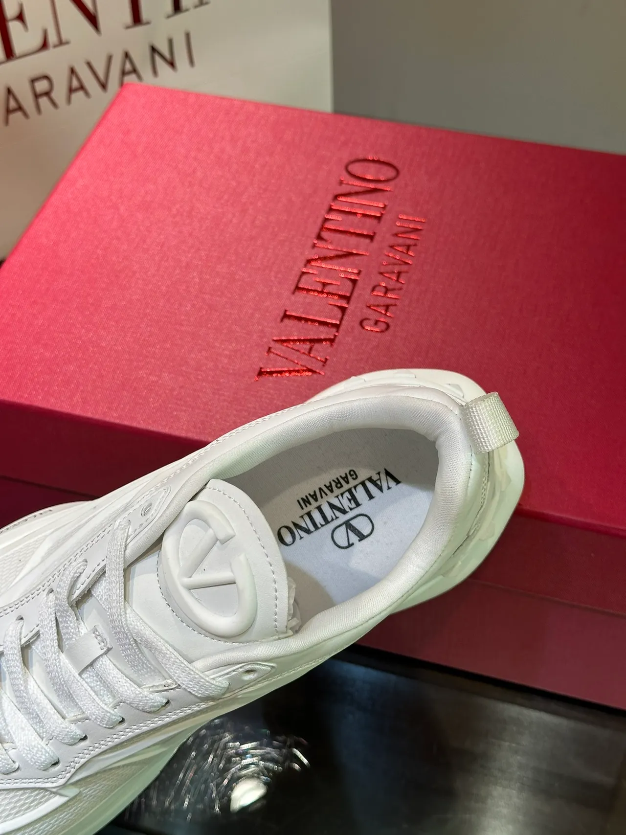 Valentino Chaussures de Sport Blanches à Semelle de Plateforme Partie Supérieure Géométrique en Couches Chaussures Chunky 3