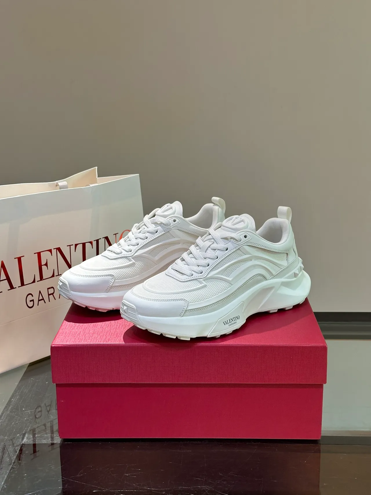 Valentino Chaussures de Sport Blanches à Semelle de Plateforme Partie Supérieure Géométrique en Couches Chaussures Chunky 5