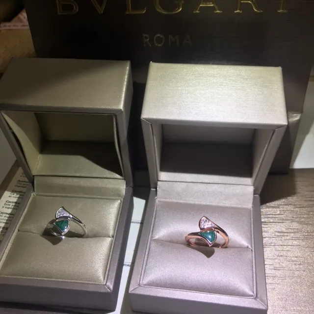 Van Cleef & Arpels Cadenas Malachite এবং Pavé Diamond Ring 3
