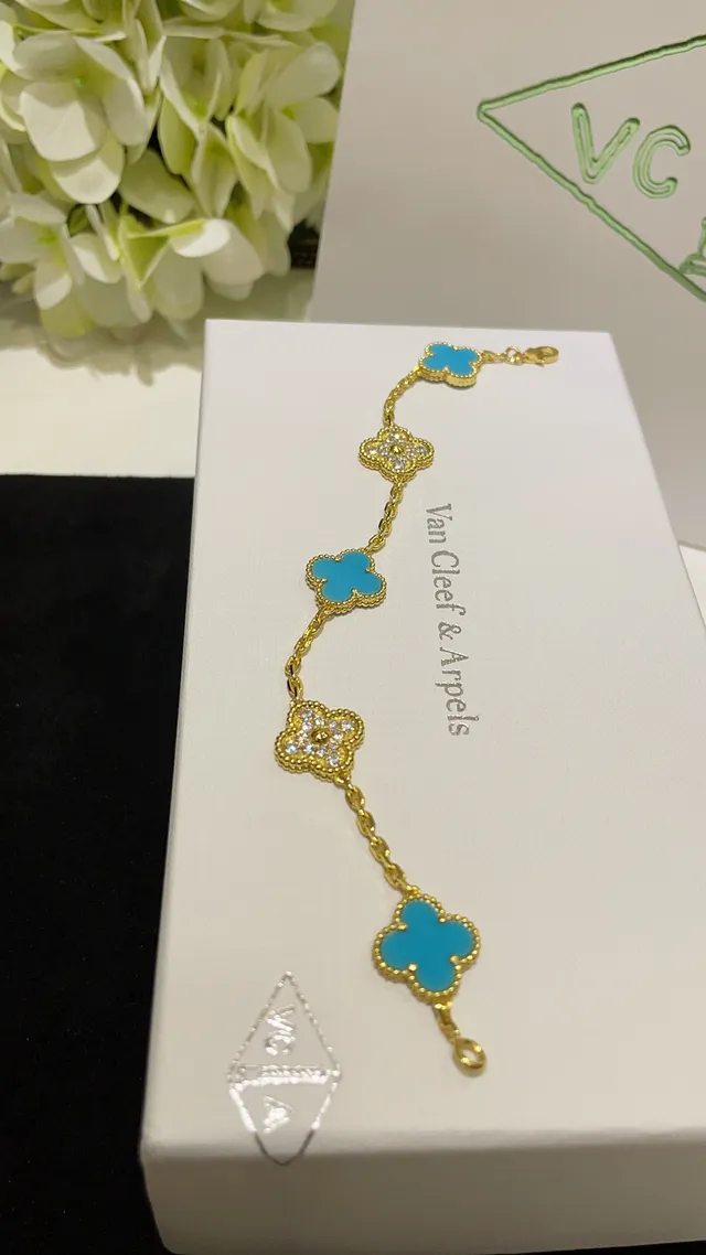 Van Cleef & Arpels Alhambra Five Motif Turquoise و Pavé سوار 2