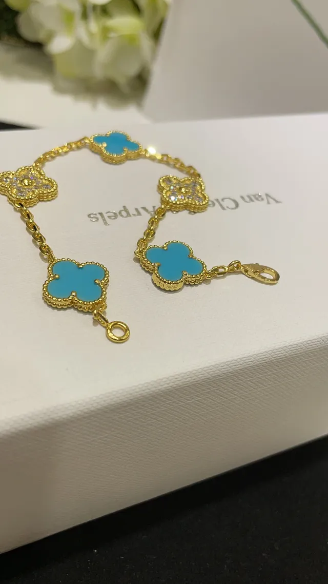 Van Cleef & Arpels Alhambra Five Motif Turquoise و Pavé سوار 3