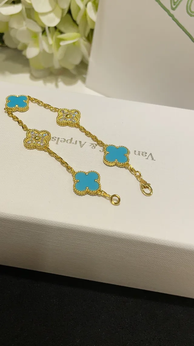 Van Cleef & Arpels Alhambra Five Motif Turquoise و Pavé سوار 5