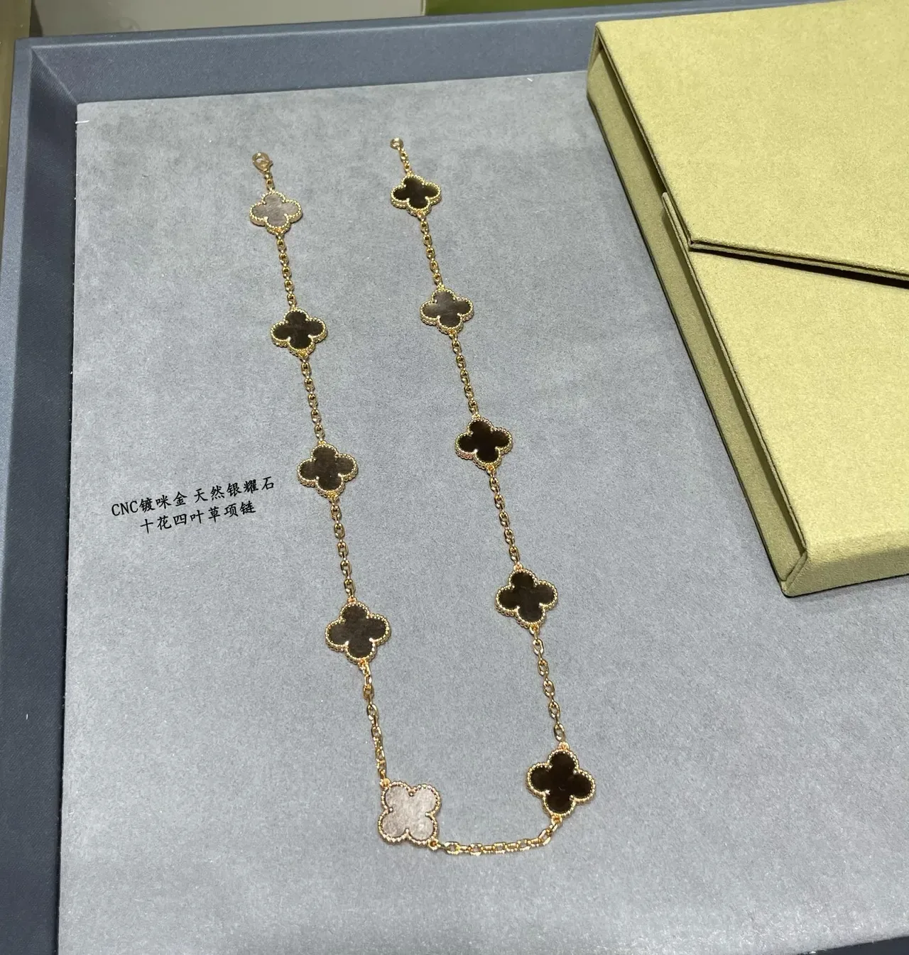Van Cleef & Arpels Alhambra Cadena Oro Negro Motivos Trébol Collar 3