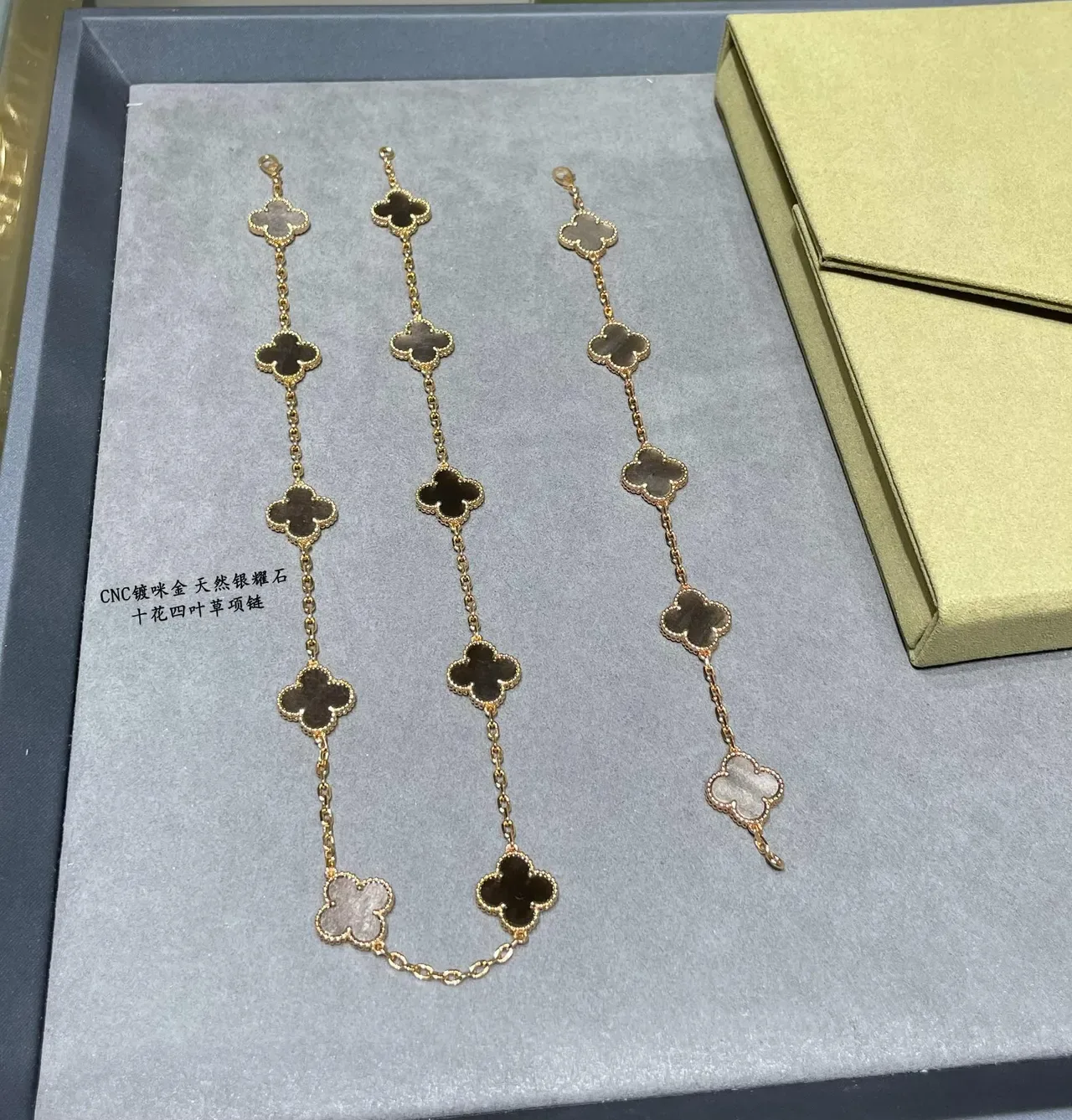 Van Cleef & Arpels Alhambra Cadena Oro Negro Motivos Trébol Collar 5
