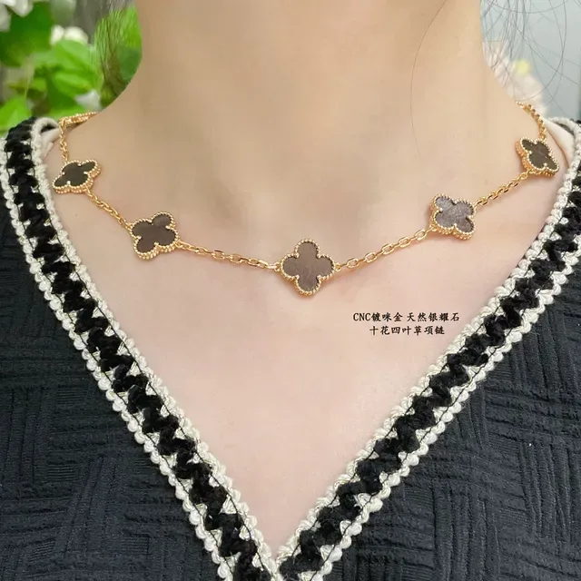 Van Cleef & Arpels Alhambra Cadena Oro Negro Motivos Trébol Collar 9
