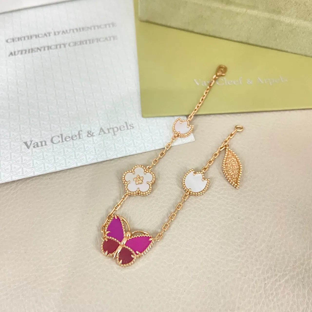 Van Cleef & Arpels 搪瓷蝴蝶和四叶草金链手链 3