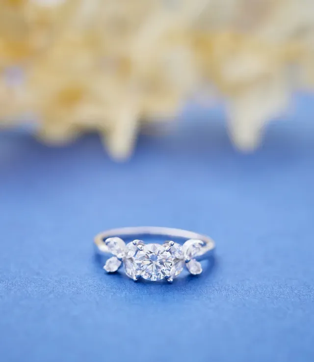Van Cleef & Arpels Frivole Bague à diamants cluster floral, ronde et marquise 6