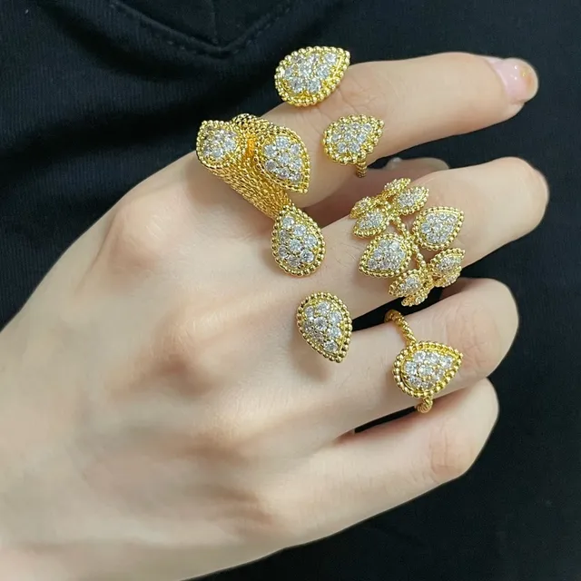 Van Cleef & Arpels Frivole 花卉帕维金戒指 9