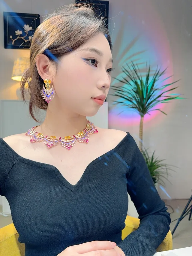 Van Cleef & Arpels 粉色紫色 可折叠扇形图案 搪瓷镶嵌 项链 5