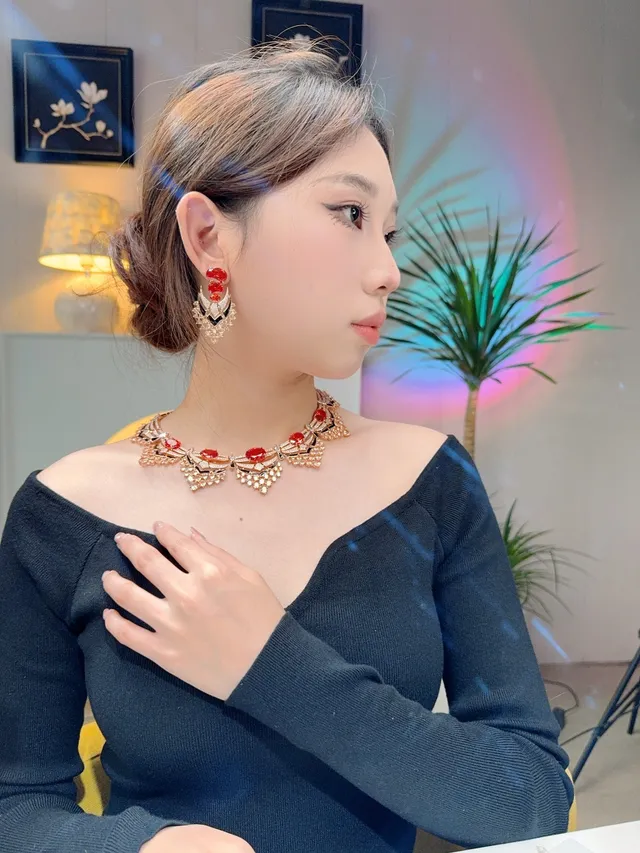 Van Cleef & Arpels 粉色紫色 可折叠扇形图案 搪瓷镶嵌 项链 7