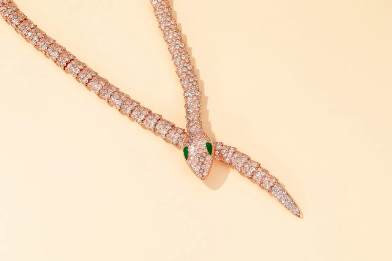 Van Cleef & Arpels Serpent Bohème Pavé ماس ذهب وردي قلادة أفعى 8