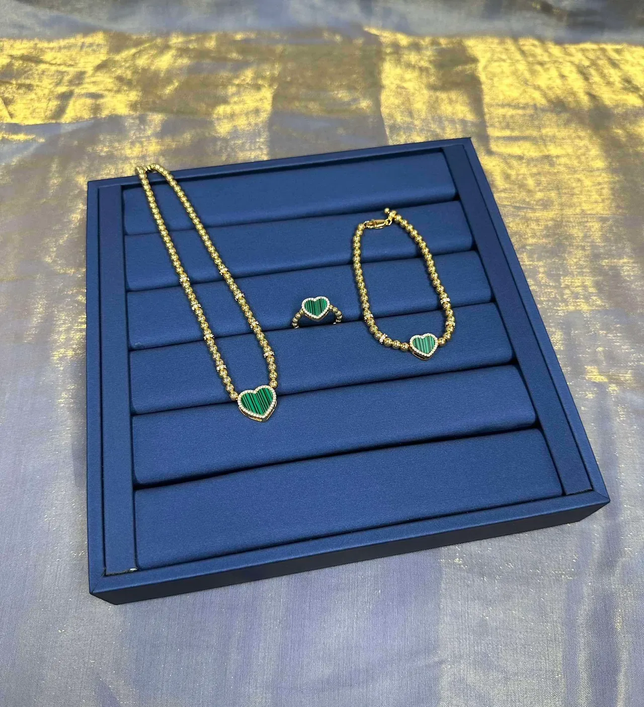 Van Cleef & Arpels Sweet Alhambra Bague Cœur Malachite et Diamant 6