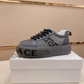 Versace Ace ধূসর ক্রিস্টাল-এম্বেলিশড প্ল্যাটফর্ম লাইফস্টাইল স্নিকার্স