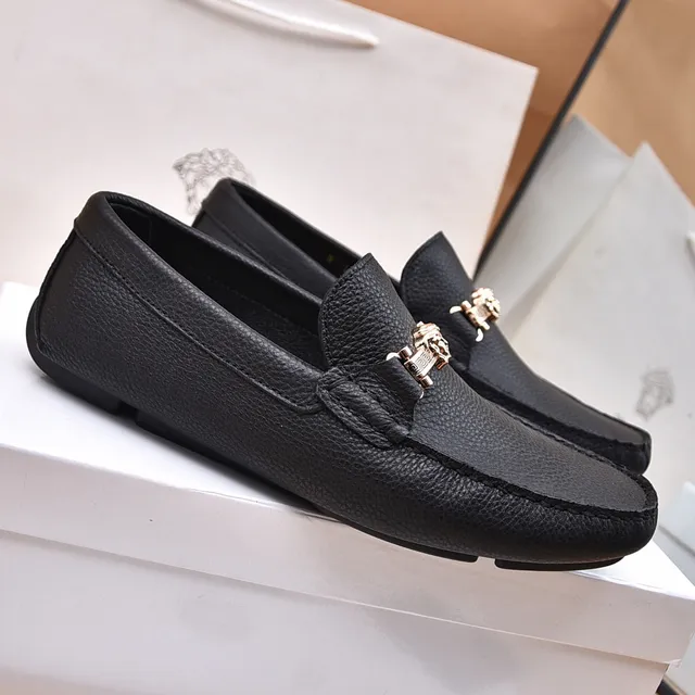 Versace কালো সোনার দানাযুক্ত চামড়া মেডুসা ঘোড়ার বিন বাকল লোফার 8