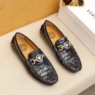 Versace Chain Reaction Mocassins en Cuir Noir à Motif Crocodile Embossé