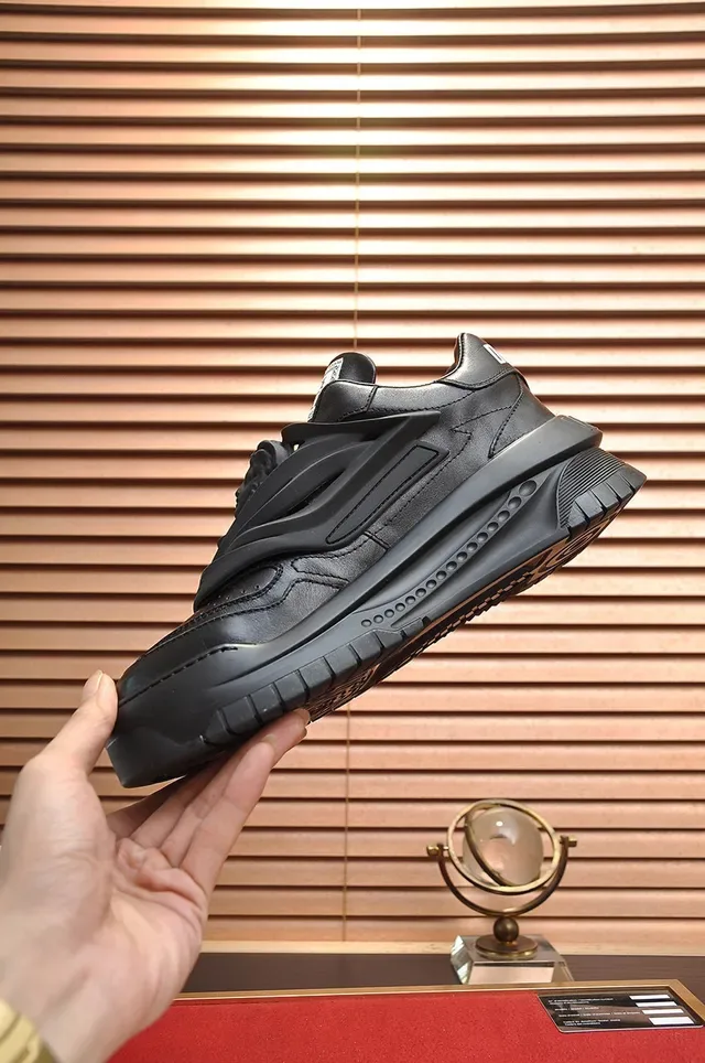 Versace Chain Reaction Baskets Lifestyle Noir Sans Lacets 6
