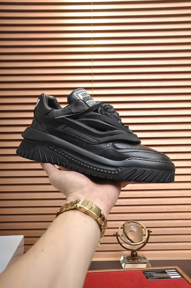 Versace Chain Reaction Baskets Lifestyle Noir Sans Lacets 7