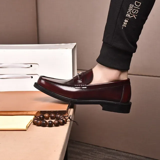 乐福鞋 Versace Chain Reaction 酒红色 抛光皮 7