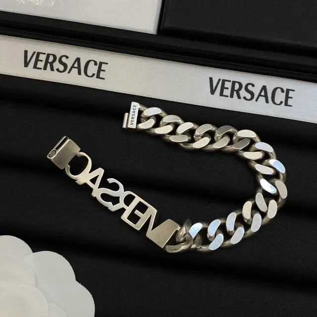 Versace Chain Reaction Logo Plaque Curb Chain ब्रेसलेट 2