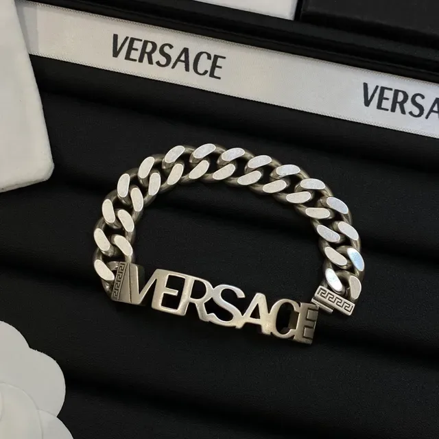 Versace Chain Reaction Logo Plaque Curb Chain ब्रेसलेट 5