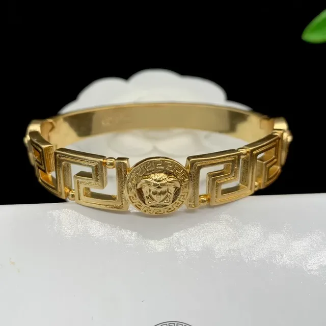Versace Greca Medusa गोल्ड टोन रिजिड कंगन 4