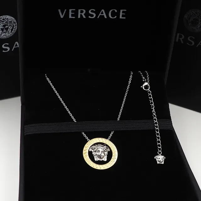 Versace Greca Odissea cabeza de Medusa collar en tono dorado 9