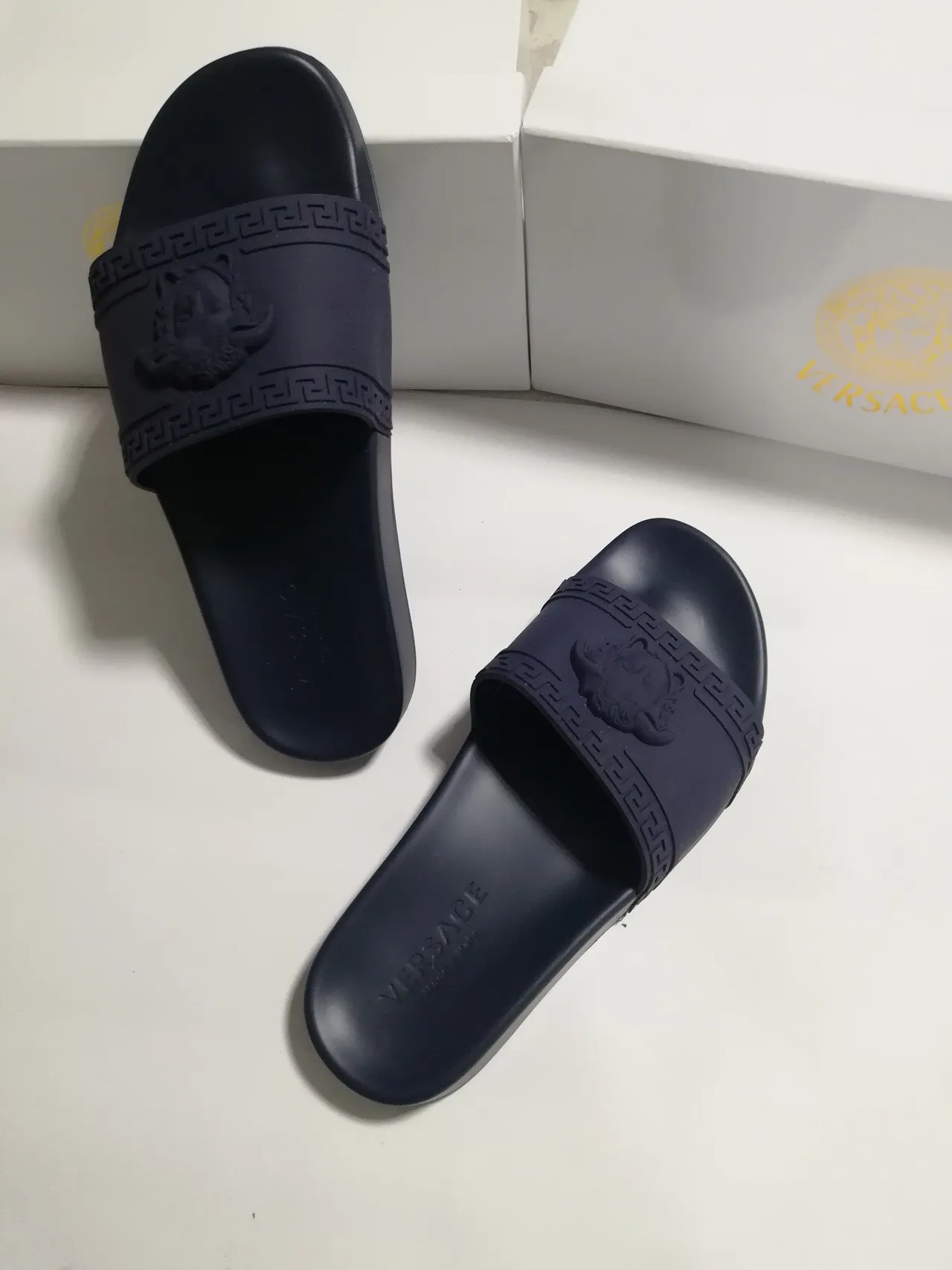 Versace Greca Odissea Navy Blue মোল্ডেড রাবার চপ্পল 2