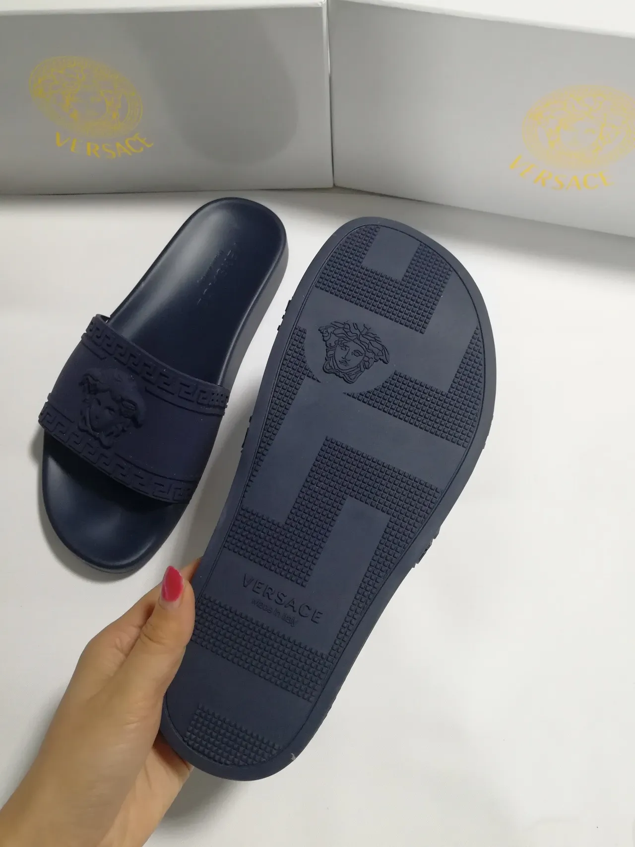 Versace Greca Odissea Navy Blue মোল্ডেড রাবার চপ্পল 3