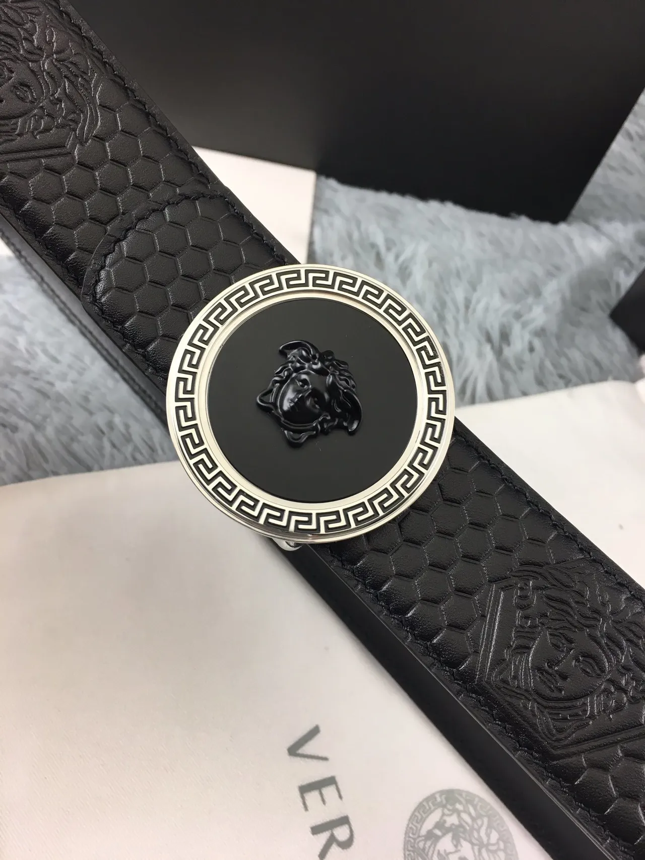 Versace Medusa Belt কালো ছয়কোণ দবিত চামড়ার পট্টি 7