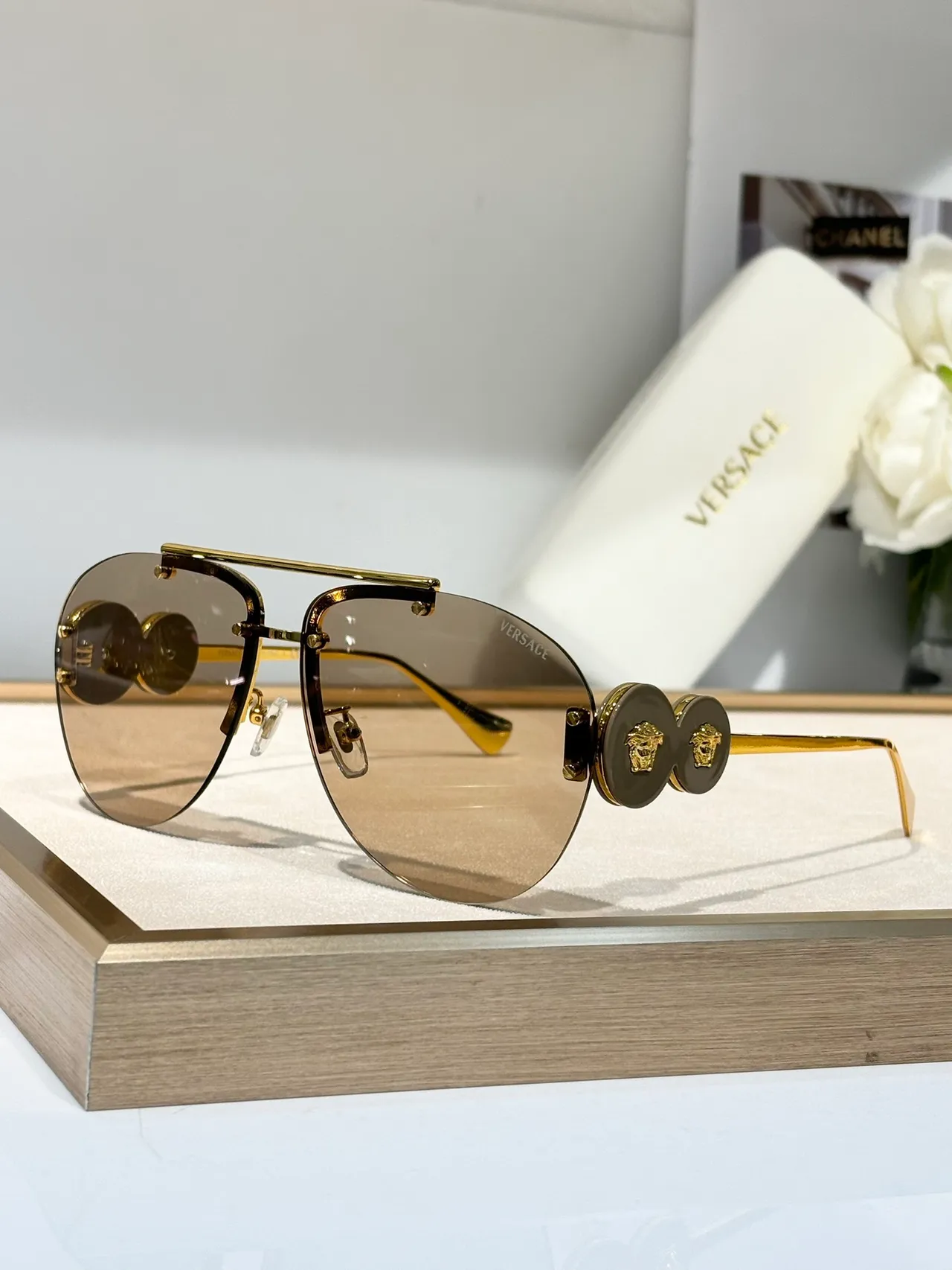 Versace Odissea نظارات شمسية أفياتور بنية تدرج ذهبي اللون 2
