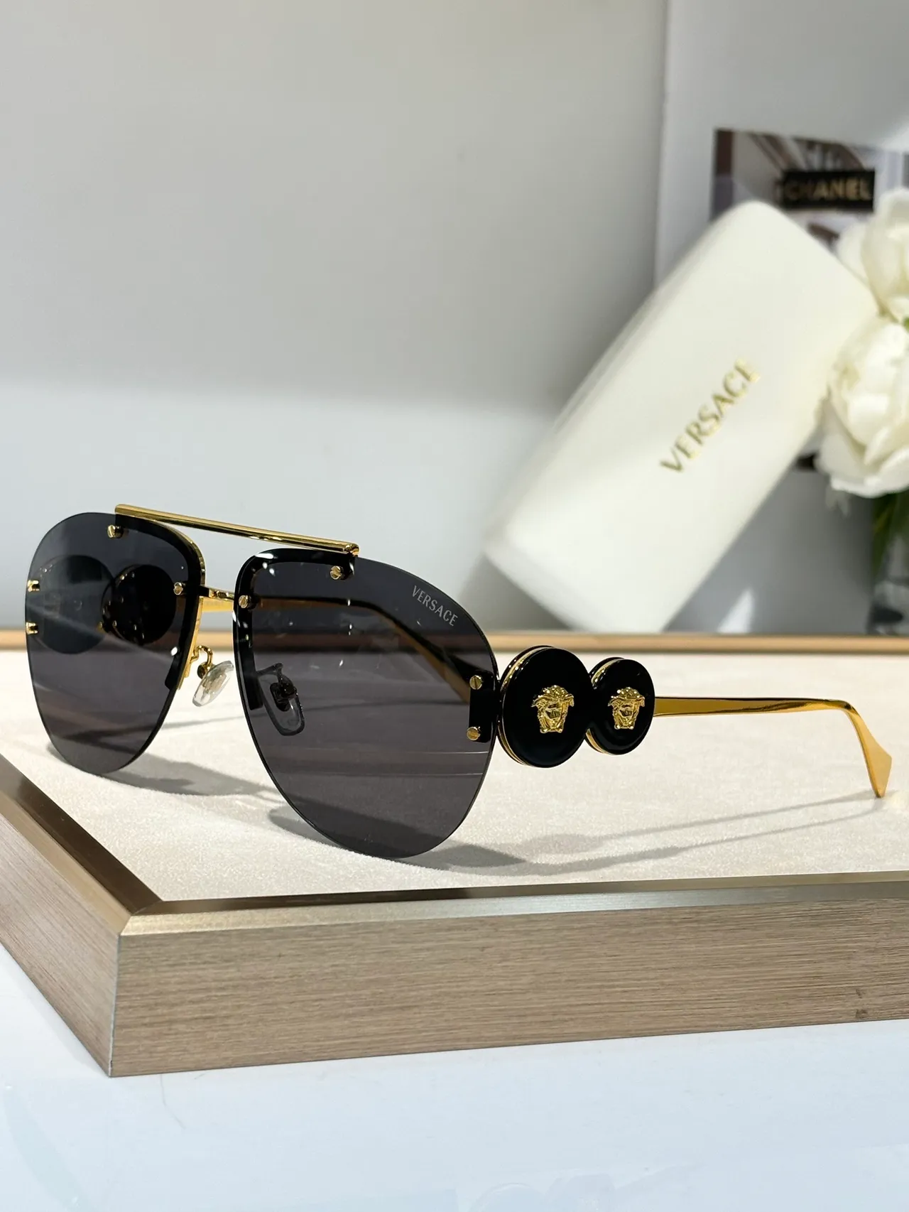Versace Odissea نظارات شمسية أفياتور بنية تدرج ذهبي اللون 3