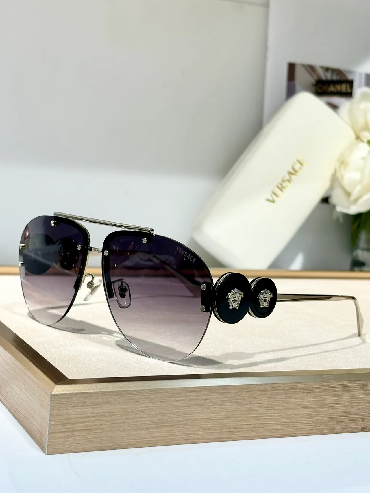 Versace Odissea نظارات شمسية أفياتور بنية تدرج ذهبي اللون 4