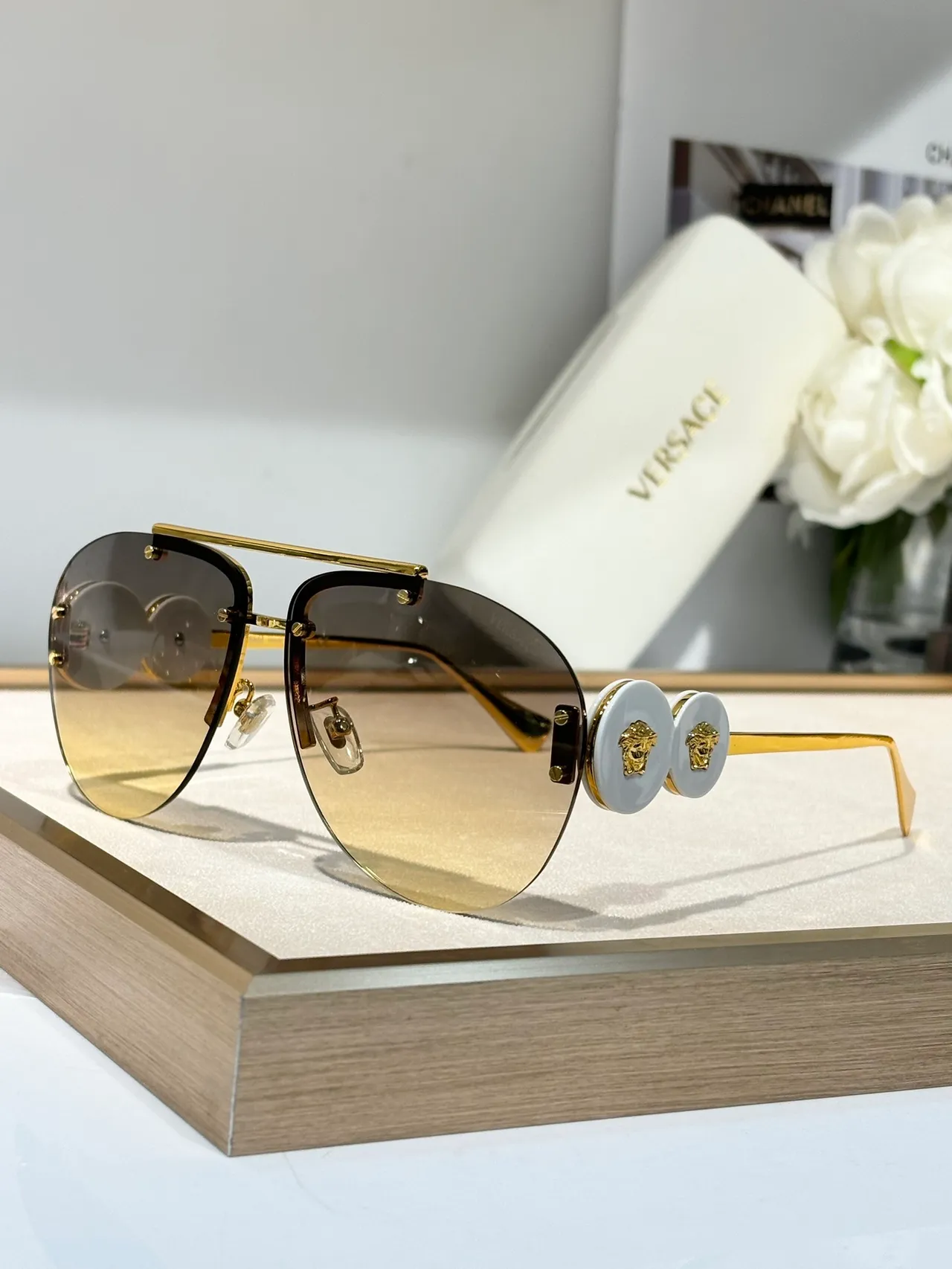 Versace Odissea نظارات شمسية أفياتور بنية تدرج ذهبي اللون 5