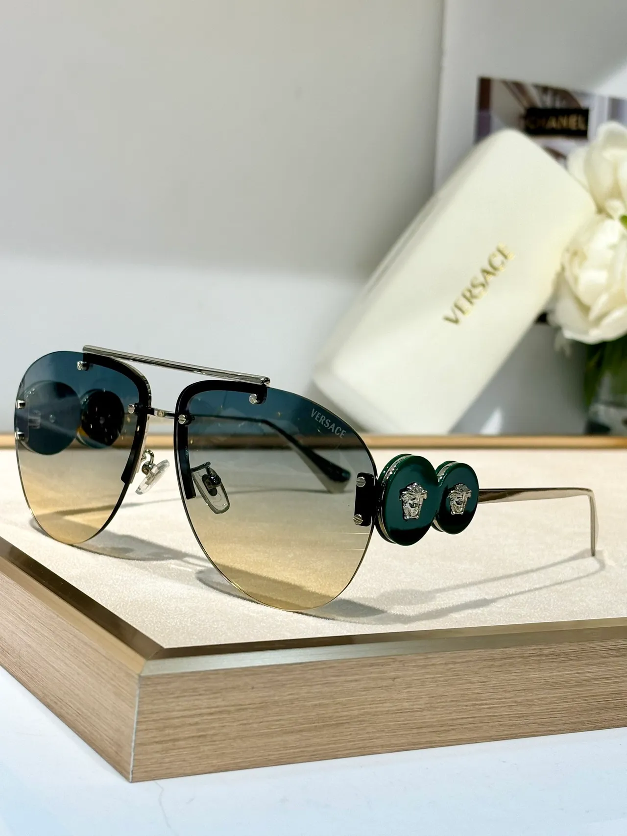 Versace Odissea نظارات شمسية أفياتور بنية تدرج ذهبي اللون 6