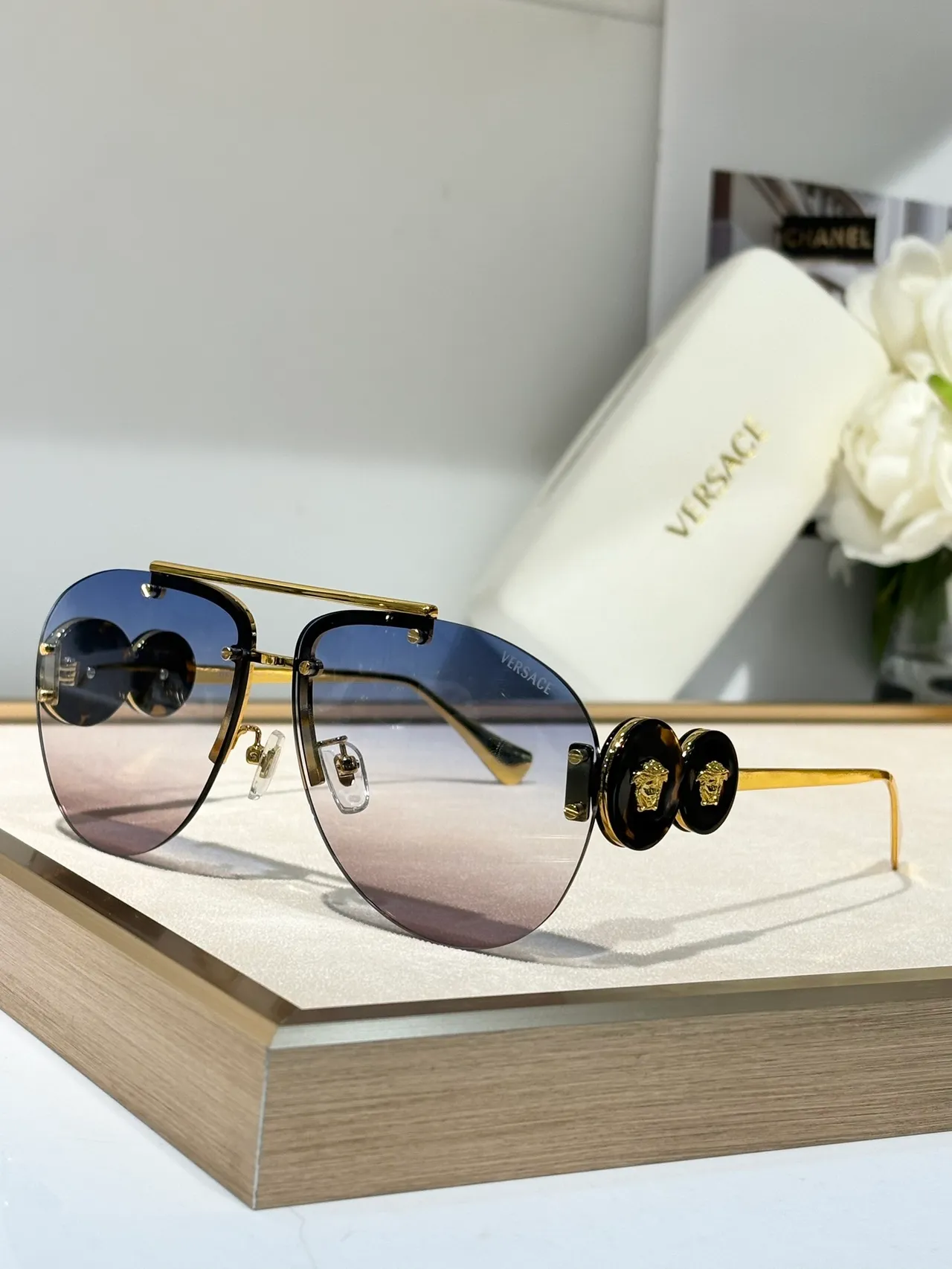 Versace Odissea نظارات شمسية أفياتور بنية تدرج ذهبي اللون 9