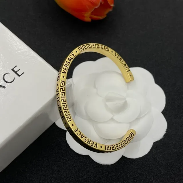 Versace Odissea उकेरा हुआ Greca कुंजी कफ ब्रेसलेट 5