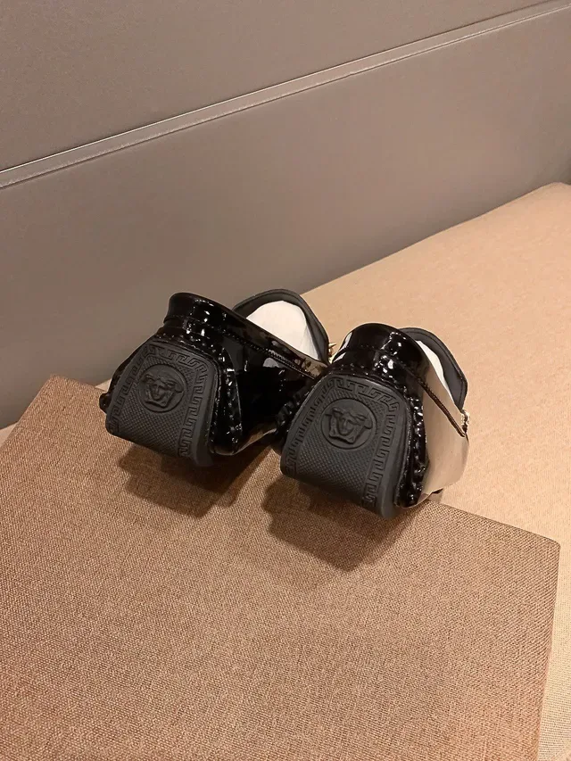 范思哲 铆钉 漆皮 乐福鞋 2