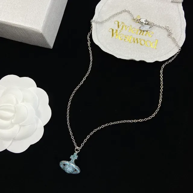 Vivienne Westwood Classic Orb Colgante con cristales pavé 3