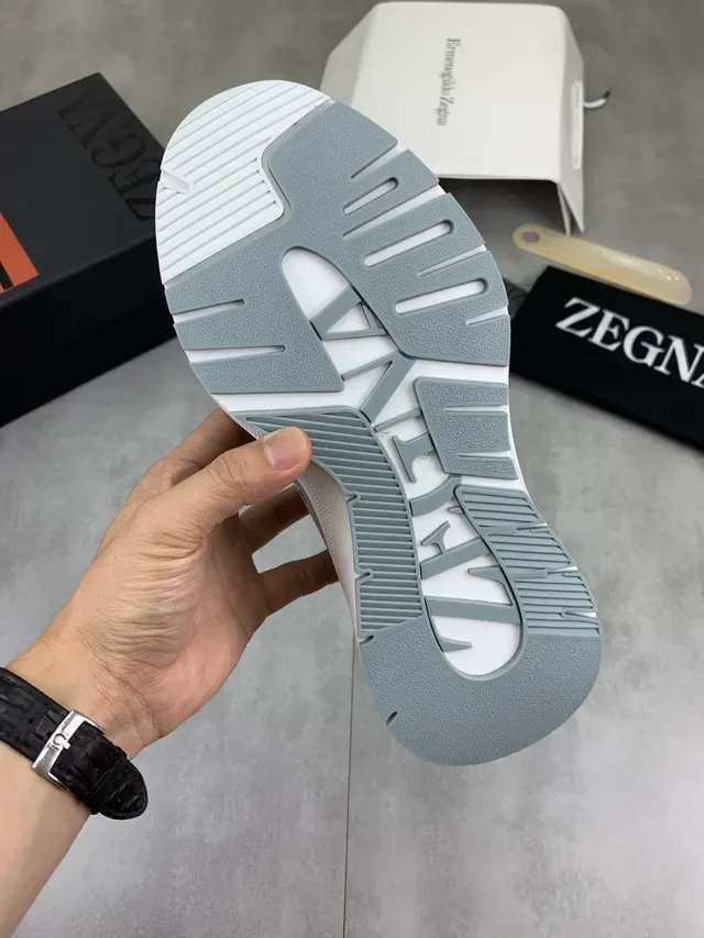Zegna ग्रे ब्लू मिक्स्ड मटेरियल सूड और पेबल्ड लेदर स्नीकर 2