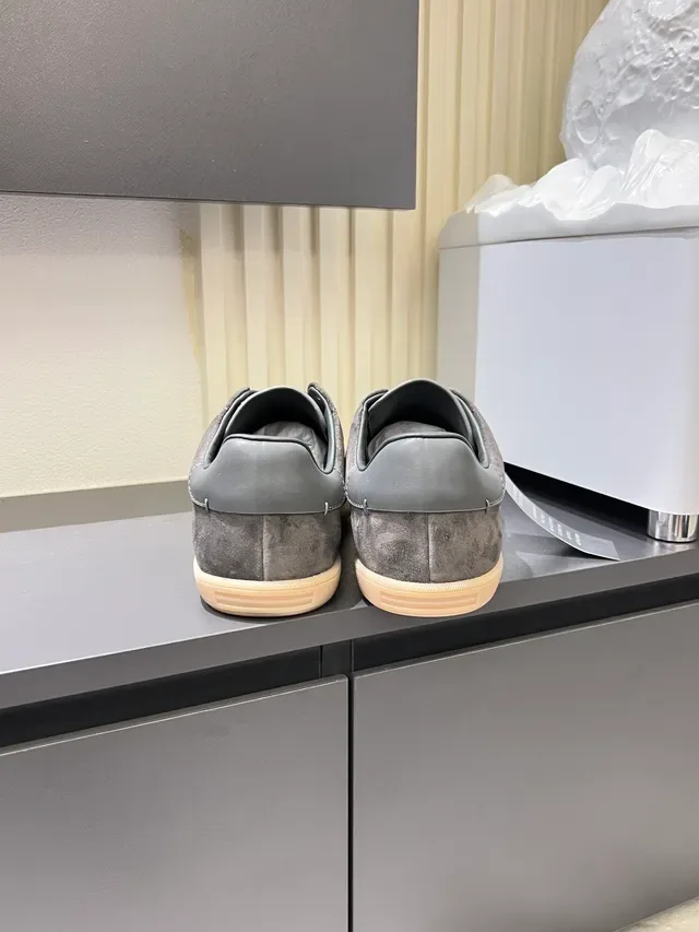 Zegna 灰色麂皮休闲运动鞋 2