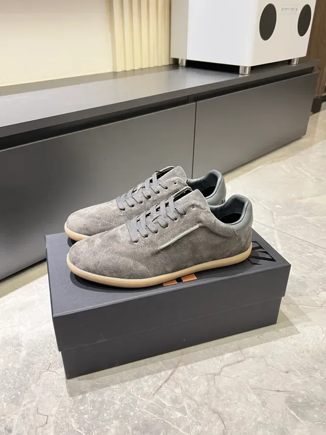 Zegna 灰色麂皮休闲运动鞋 4