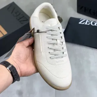 Zegna सफेद भूरा पेबल्ड चमड़ा गम सोल लाइफस्टाइल स्नीकर्स