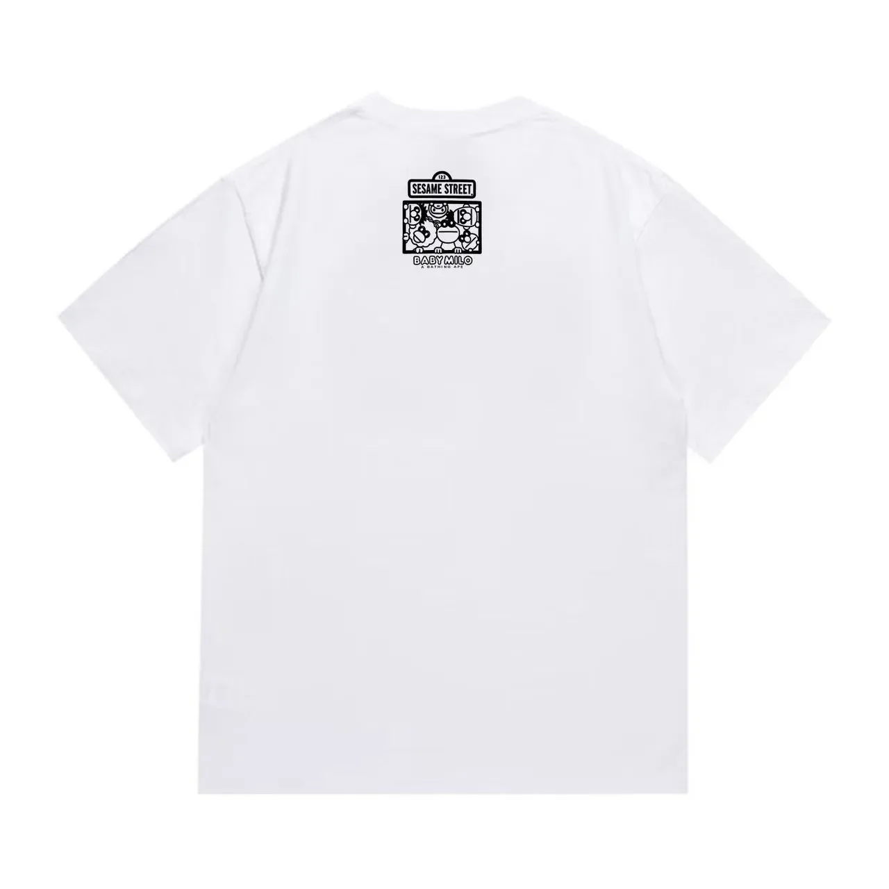 Camiseta negra A Bathing Ape Baby Milo colaboración Sesame Street 2