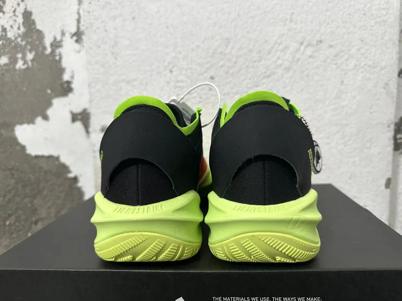 Adidas ADIZERO أحمر أسود نيون أخضر أحذية كرة السلة 3
