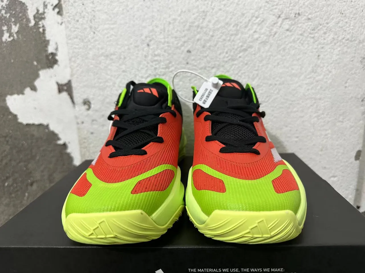 Adidas ADIZERO أحمر أسود نيون أخضر أحذية كرة السلة 4