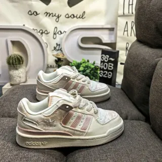 Adidas أحذية رياضية بيج بينك low-Top كولار مبطن نمط حياة