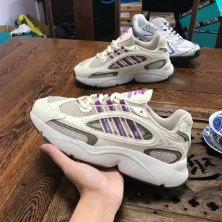 Adidas 米色紫色厚底复古跑鞋网布和合成材料覆盖生活方式运动鞋
