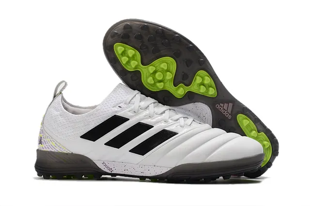Adidas أحذية كرة القدم Turf بالأسود والبرتقالي مع upper من النسج والصناعي 3 شرائط 11